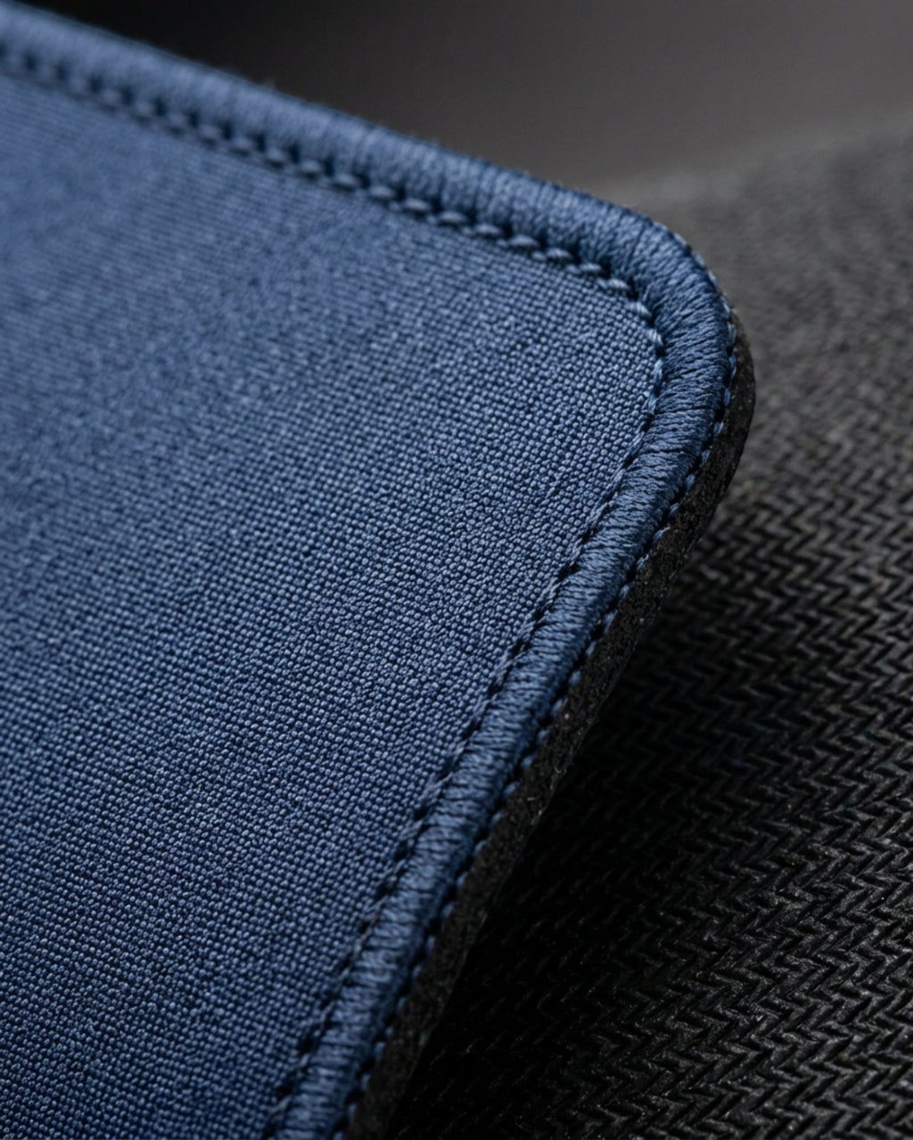 Ymvbd Extended Micro-Weave Desk Mat 850 x 350 mm Navy - Detail view