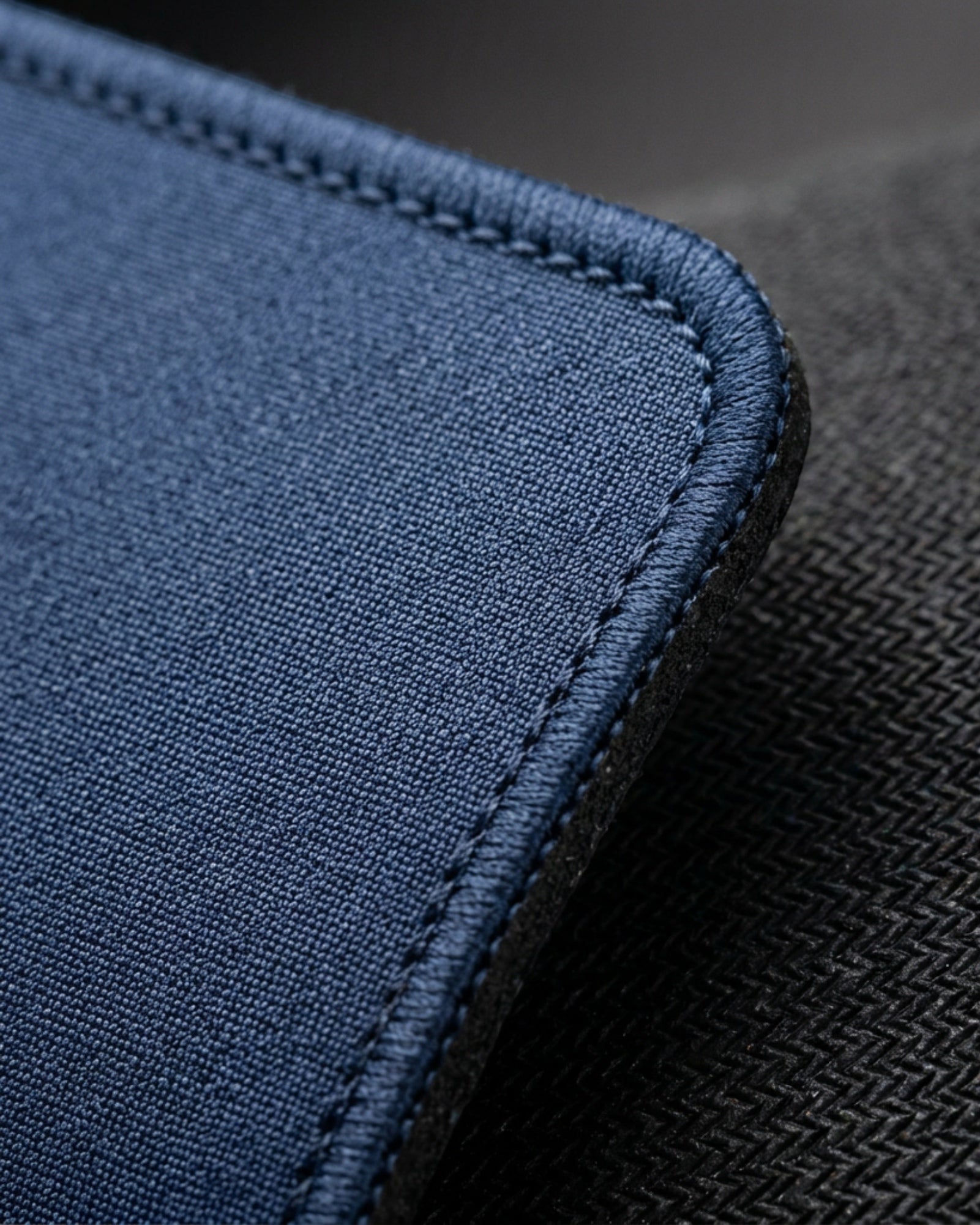 Ymvbd Extended Micro-Weave Desk Mat 850 x 350 mm Navy - Detail view